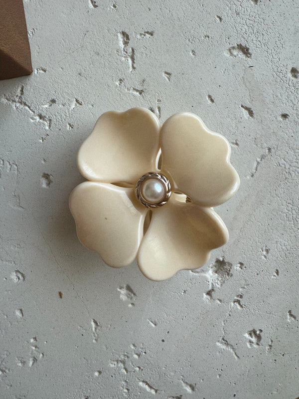 Pearl  Claw Clips